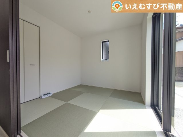 GRAFARE　深谷市上野台2期の和室|便利な離れの和室
和室が独立しているので来客時などに便利！個室でゆっくりくつろぐのも良さそう♪