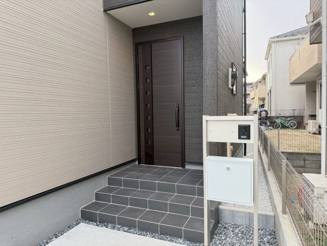 川越市寺尾第4期　新築一戸建て　1号棟の玄関|きれいな玄関です