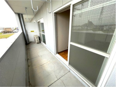 【バルコニー】 | ラ・フォーレ松ノ下 | ※イメージ　反転タイプのお部屋の写真