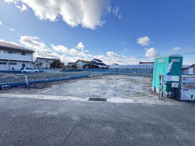 新築戸建・新築建売　相馬市百槻第3　中村第一小学校・向陽中学校の駐車場|駐車場になるスペース。7台以上駐車可能な広々スペースです！