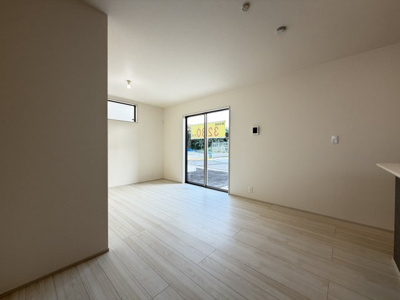 【居間・リビング】 | うるま市田場（全4棟）3号棟 | 3号棟　LDK16.5帖♪