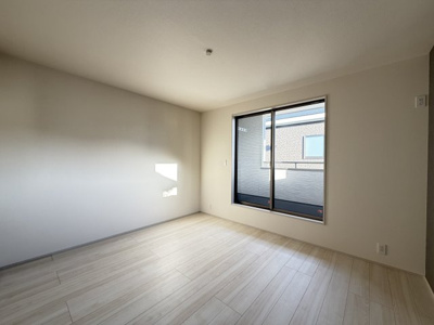 【洋室】 | うるま市田場（全4棟）3号棟 | 3号棟　洋室7.7帖＋大型WIC付き♪