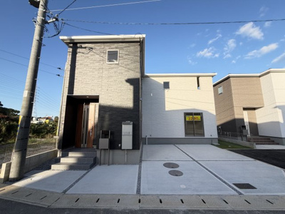 【外観】 | うるま市田場（全4棟）ラスト3号棟 | 3号棟　並列駐車2台完備♪