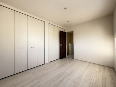 【洋室】 | うるま市田場（全4棟）3号棟 | 3号棟　洋室6帖＋Wクロゼット付き♪