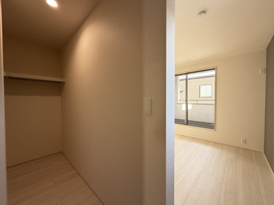 【洋室】 | うるま市田場（全4棟）3号棟 | 3号棟　洋室7.7帖＋大型WIC付き♪