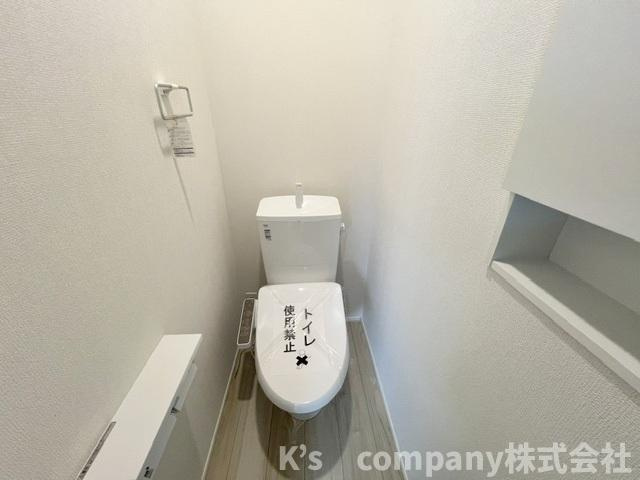 ◎高座郡寒川町一之宮9丁目　新築戸建のトイレ|白を基調とした清潔感のあるトイレ◇