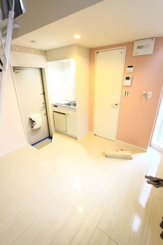 ユナイト阪東橋ジャクソンビルの居間・リビング