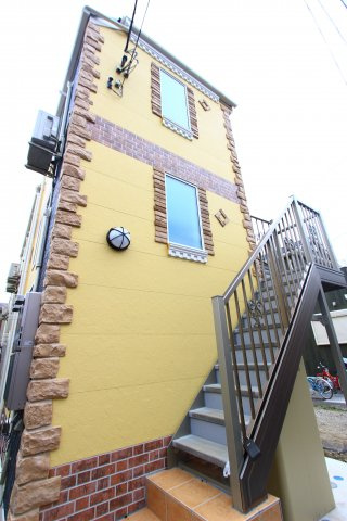 ユナイト阪東橋ジャクソンビルのエントランス