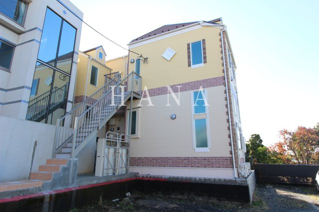 ユナイト生田マドンナストリートの外観