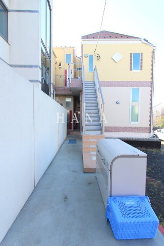 ユナイト生田マドンナストリートの外観