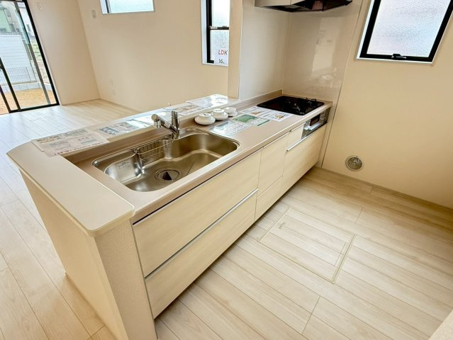 川越市寺尾第4期　新築一戸建て　2号棟のキッチン|コンパクトなキッチンで掃除もラクラク