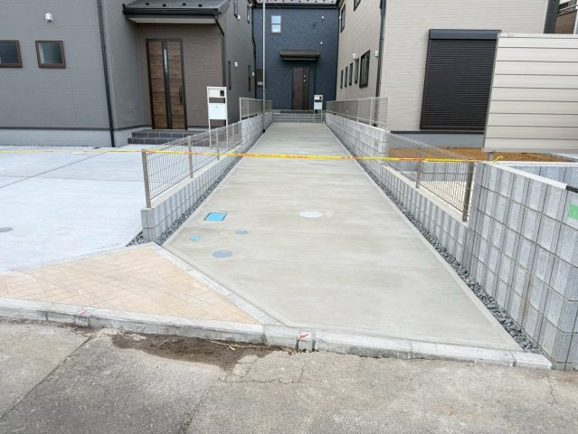 川越市寺尾第4期　新築一戸建て　2号棟の駐車場|車をお持ちの方に嬉しい駐車場付きの物件です