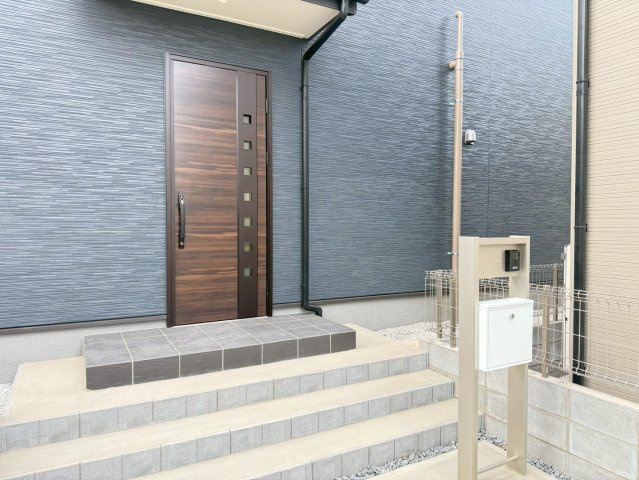 川越市寺尾第4期　新築一戸建て　2号棟の玄関|きれいな玄関です