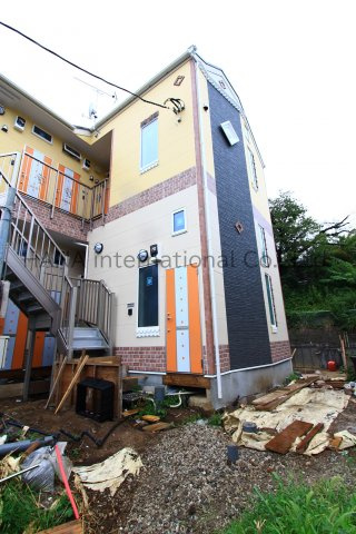 ユナイト和田町ラファイエットのエントランス