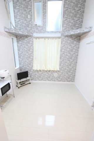 セレシア横浜反町の居間・リビング