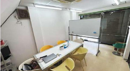 大阪市北区天神橋６丁目の店舗事務所のロビー