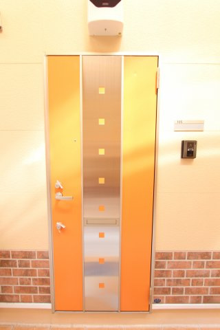 ユナイト新子安サンマルタンのエントランス