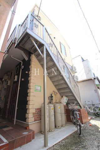 ラロシェル石川町のエントランス