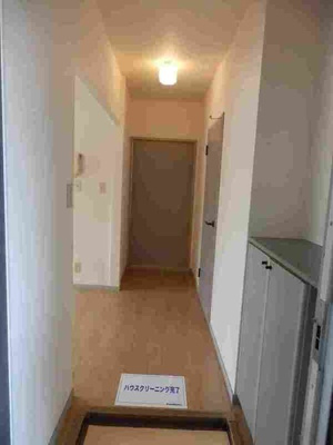 【玄関】 | サンガーデン仲Ｃ | 明るい玄関です