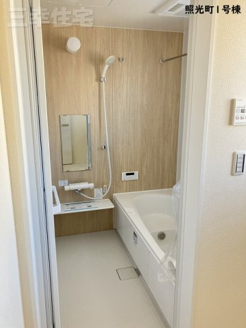 碧南市照光町の構造・工法・仕様|住まいの安心を支えるベタ基礎工法。耐震性や不同沈下への耐久性に優れ、床下防湿対策にもなるのが特徴です