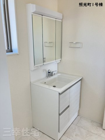 碧南市照光町の構造・工法・仕様|基礎は重要な構造物なので、ベタ基礎の配筋を行った際には、第三者検査・性能評価機関による2回の検査を実施しており、工事の適正をジャッジしています