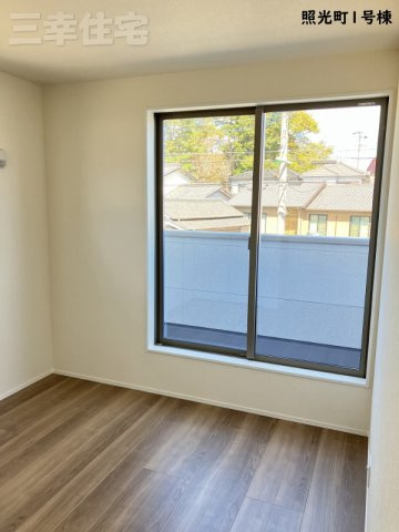 碧南市照光町の洋室|洋室5.44帖。このお部屋にはバルコニーがあります