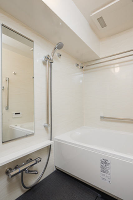 シャトレ信濃町の浴室|※写真は同タイプ住戸です。
