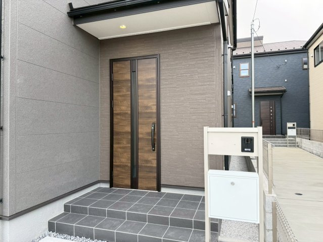 川越市寺尾第4期　新築一戸建て　3号棟の玄関|毎日通る玄関はこちらです