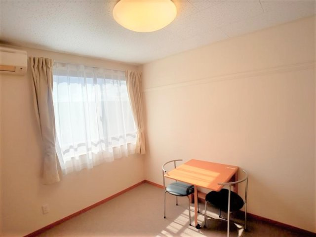 【居間・リビング】 | レオパレスドイシャンⅠ | 設備・仕様は号室により異なる為、現況を優先致します。