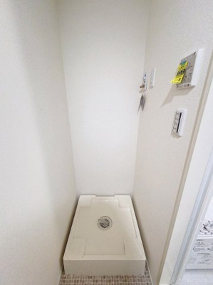 【その他】 | vere luna | 室内洗濯機置き場　※同建物ほかのお部屋の写真です。