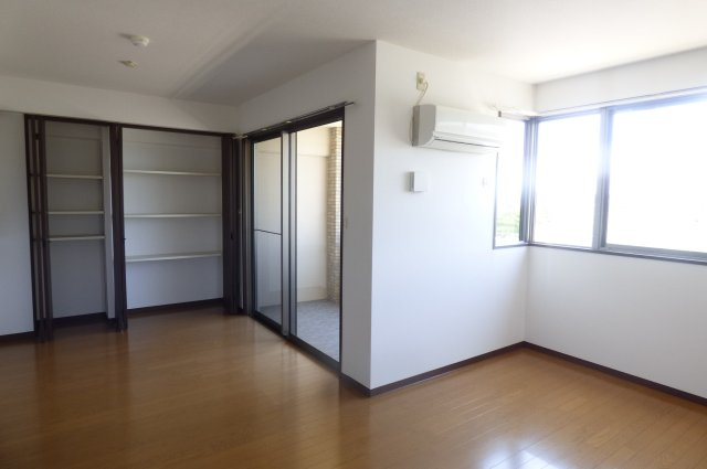 リジェールＢの居間・リビング