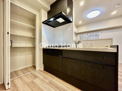 【キッチン】 | スターハイツ台東 | ワイドで収納豊富なシステムキッチン・