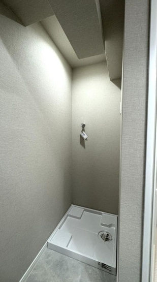 【ランドリースペース】 | 三田大山コーポ | ゆったりした広さのランドリースペースです。ドラム式洗濯機も設置可能です。