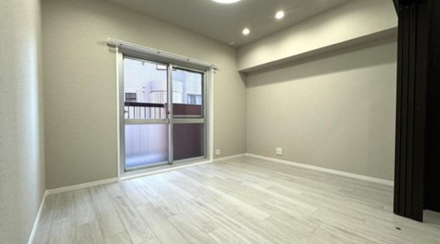 【洋室】 | 三田大山コーポ | 暖かいひだまりを全身で感じ取れる室内。