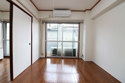 【洋室】 | ブルーロンド