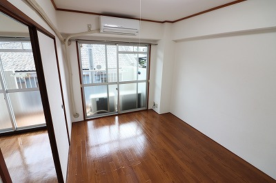 【洋室】 | ブルーロンド