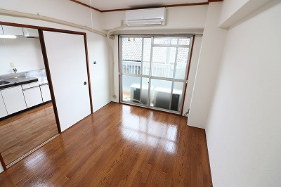 【洋室】 | ブルーロンド