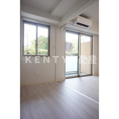 【居間・リビング】 | グラース洗足池 | こちらの居間で趣味の時間をお楽しみください