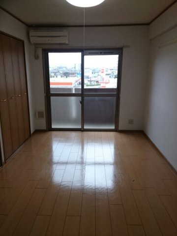 レルベ保田窪の内装