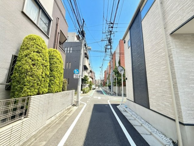 豊島区西池袋3丁目　建築条件無し売地の前面道路含む現地写真|2026.04.29撮影

現地ご見学希望・資料請求などお気軽にお問い合わせ下さい！
03-5990-5201