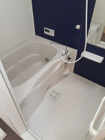 グランソレイユＢの浴室