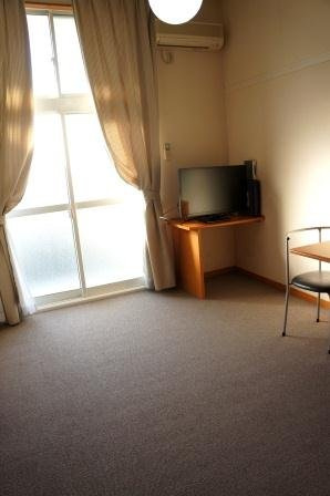 レオパレスＭａｅｈａｒａの居間・リビング