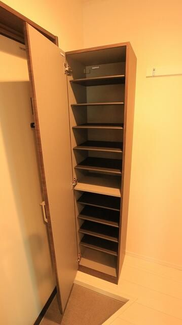 ＲＥＧＡＬＥＳＴＩｒｅｍｉａの玄関