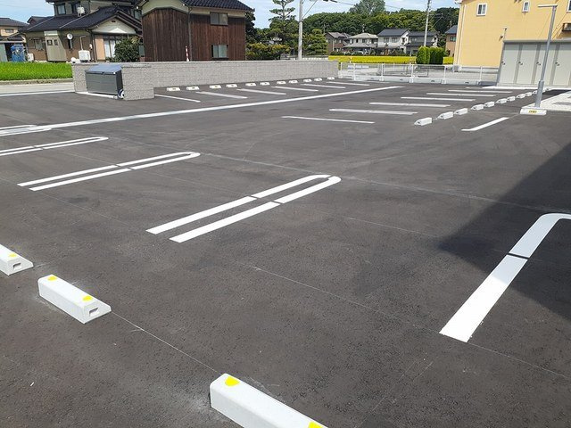 コート・エアリーの駐車場