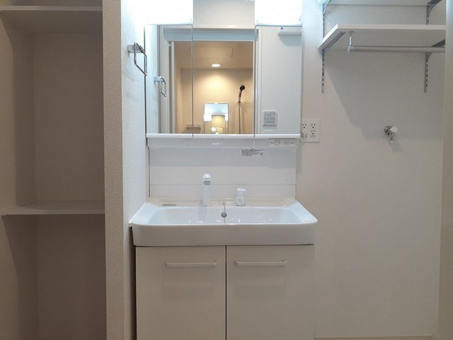 コート・エアリーの洗面所