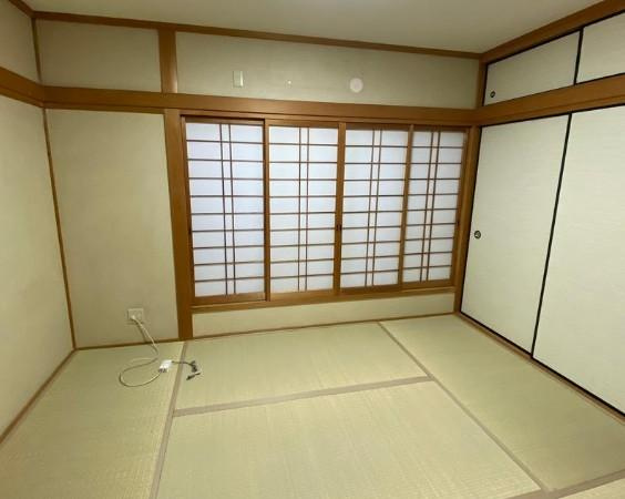 野村元町　中古一戸建ての和室|和室6.0帖
■物件内覧・資金計画相談・住宅ローン相談、リフォーム相談、お問合せ受付中■
※当日・翌日のご内覧、ご相談はお電話でのお問合せがスムーズです！
