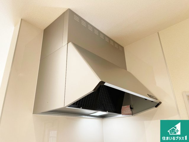 栗東市上鈎　第4期　新築一戸建ての設備|汚れにくいスロットフィルタでお手入れラクラク！ＬＥＤ照明付き！