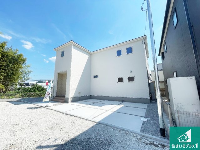 栗東市上鈎　第4期　新築一戸建ての外観|安心の10年保証！外観を美しく保ち、雨水で汚れを落とします！気になることがありましたら、お気軽にお問い合わせください！