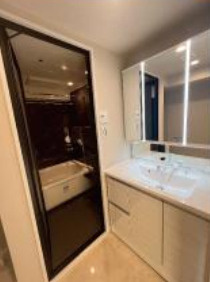 【独立洗面台】 | 所沢スカイライズタワー | 清潔感のある収納豊富な洗面化粧台