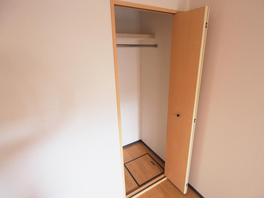 広島市安芸区矢野西４丁目のアパートの収納